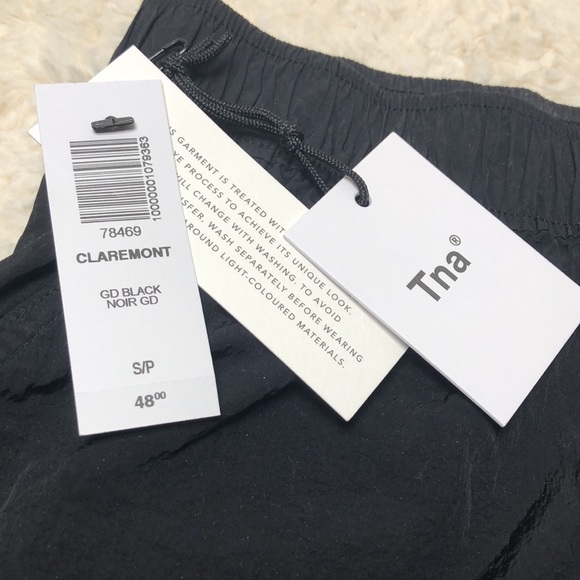 Aritzia shorts Claremont - Picture 2 of 3